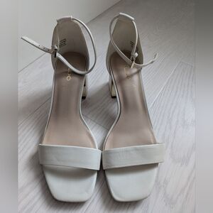 Aldo White Cream Block Sandals Heels Size 7 Gold Accents